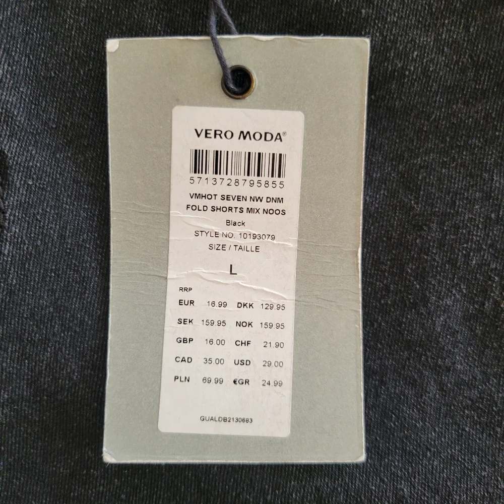 NWT Vero Moda Black Jean Denim Cuffed Shorts - Picture 9 of 9